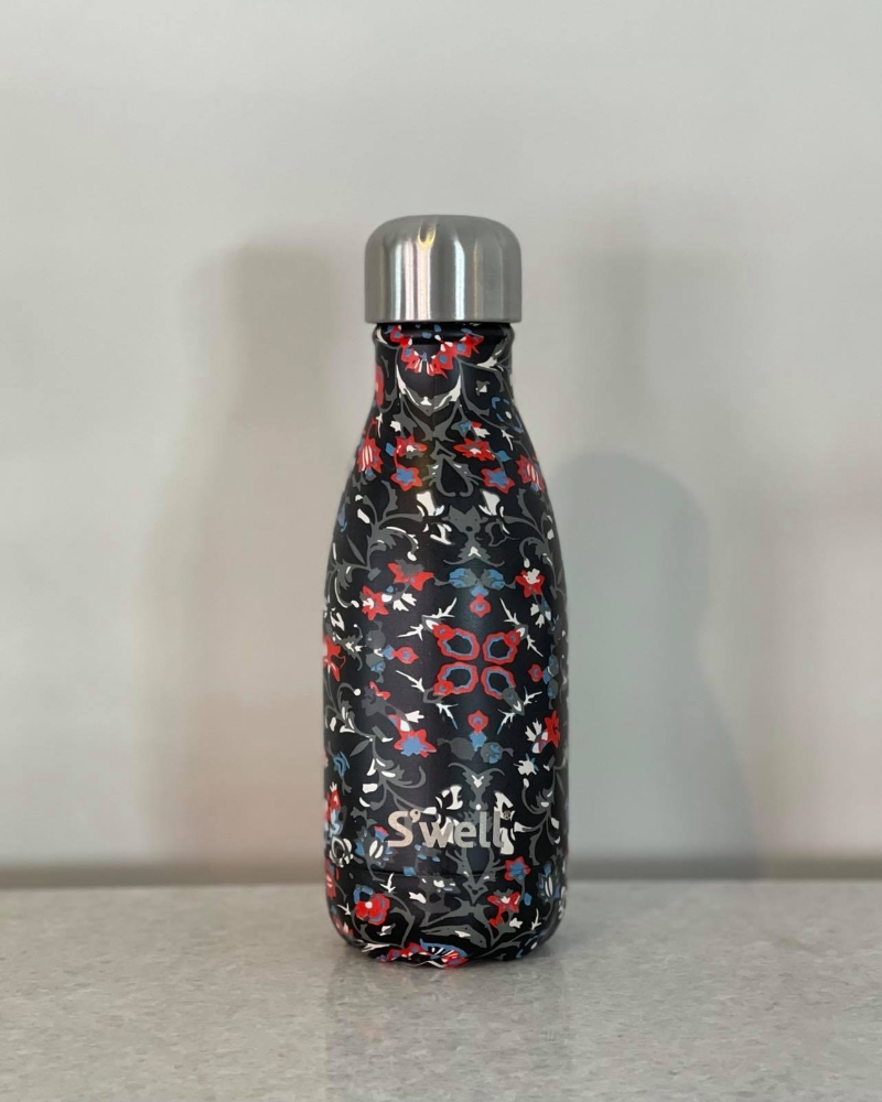 S'well Flaske Sort Blomster 260ml