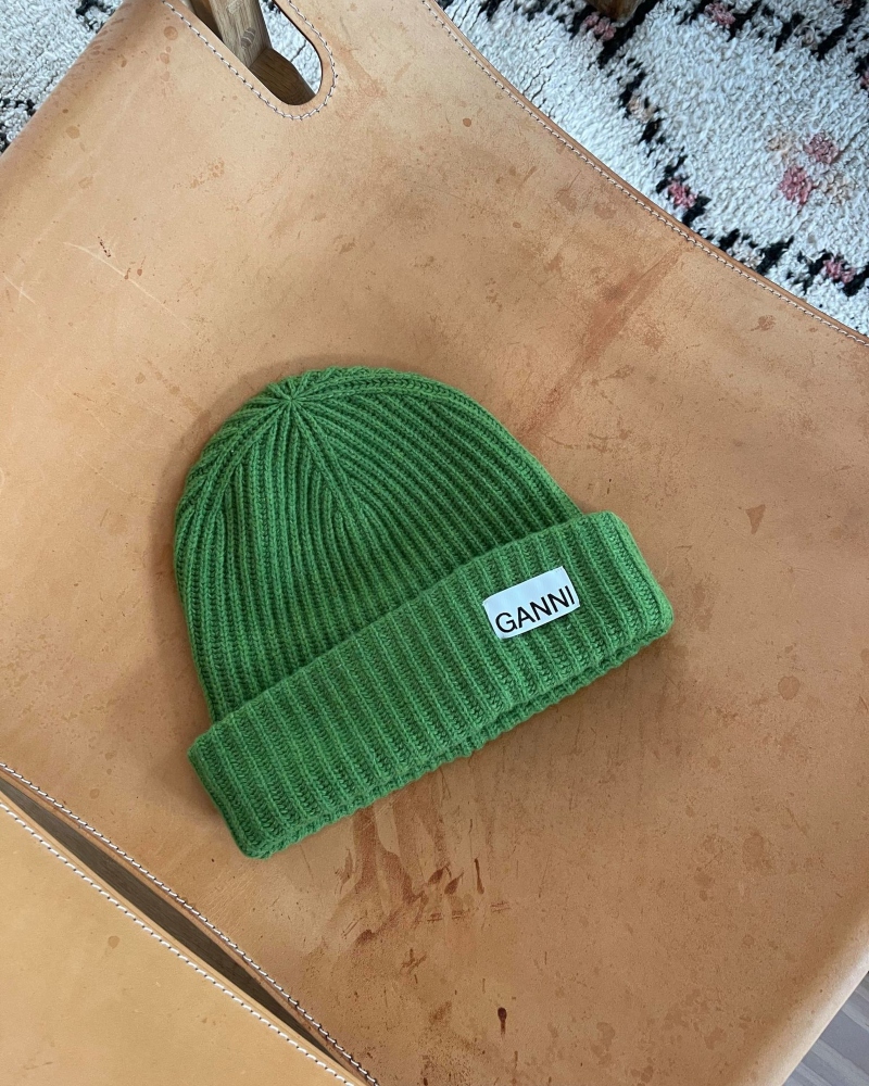 GANNI Rib Knit Beanie Lue Flash Green