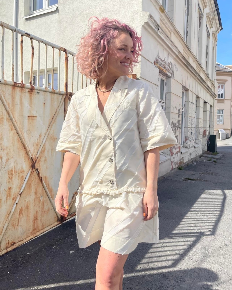 GANNI Stripe Tafetta Kjole Egret