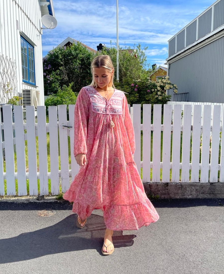 Love Shack by Anouska Castellina Long V-neck Smekkekjole Coral