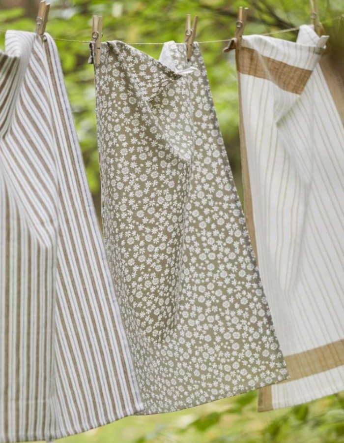 Ib Laursen Maja Kjøkkenhåndkle Blomster Milky Brown