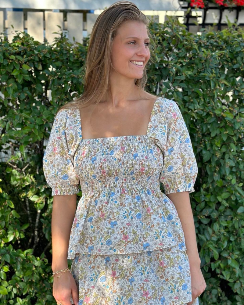 BY IDA Maren Topp Offwhite Sommer Blomster Onesize