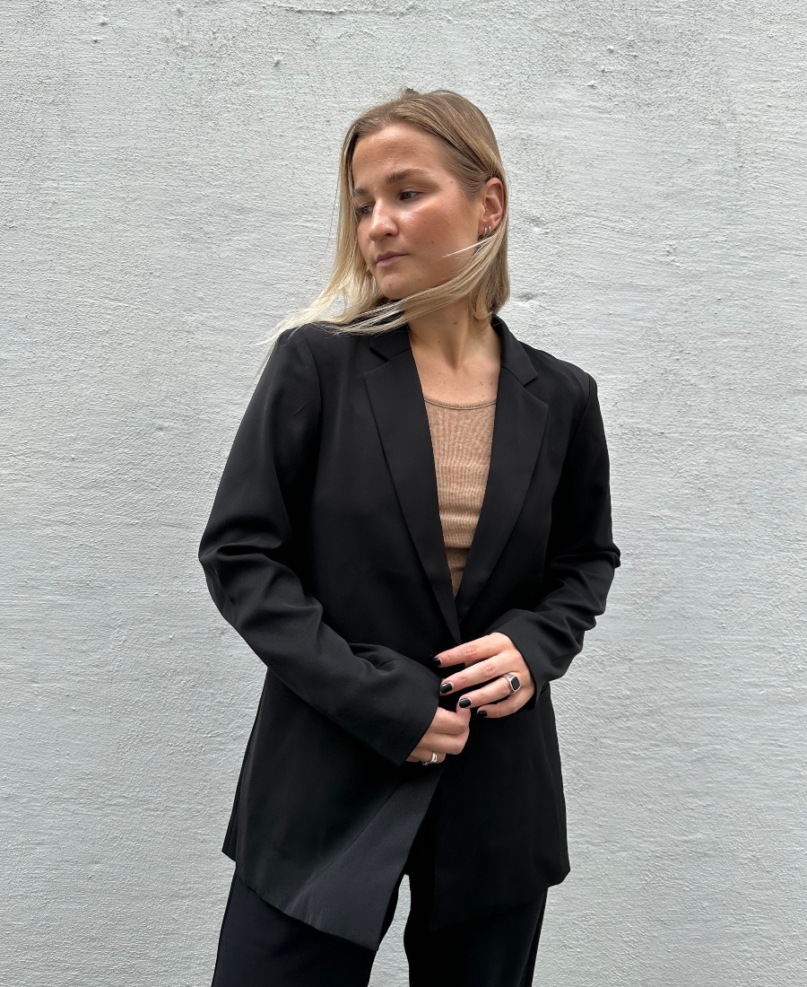 Neo Noir Avery Woven Blazer Sort