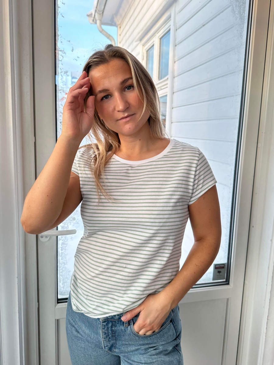 MADS NØRGAARD Organic Jersey Stripe Teasy T-skjorte Hvit Grønn