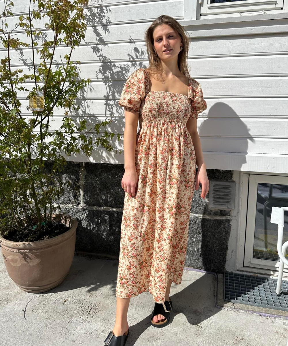 BY IDA Maren Long Kjole Krem Blomster