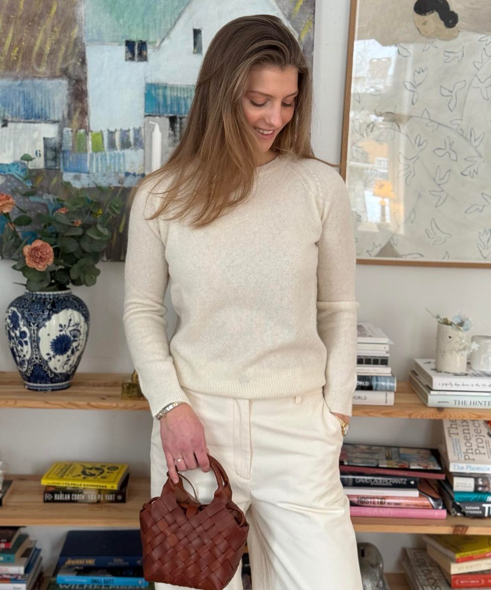 Arnie Says Fiona Genser Offwhite
