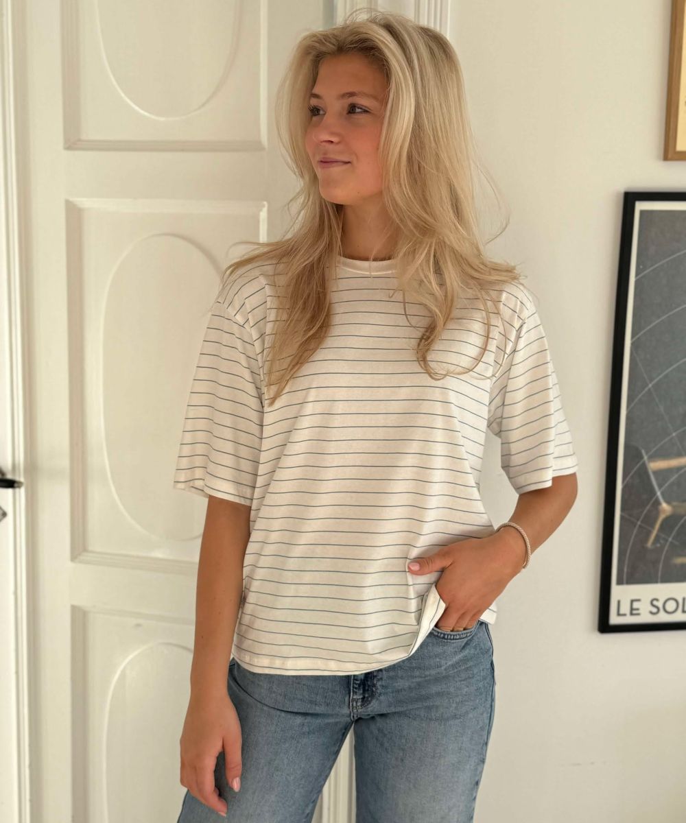 basic apparel Raja Stripe T-skjorte Offwhite Blå