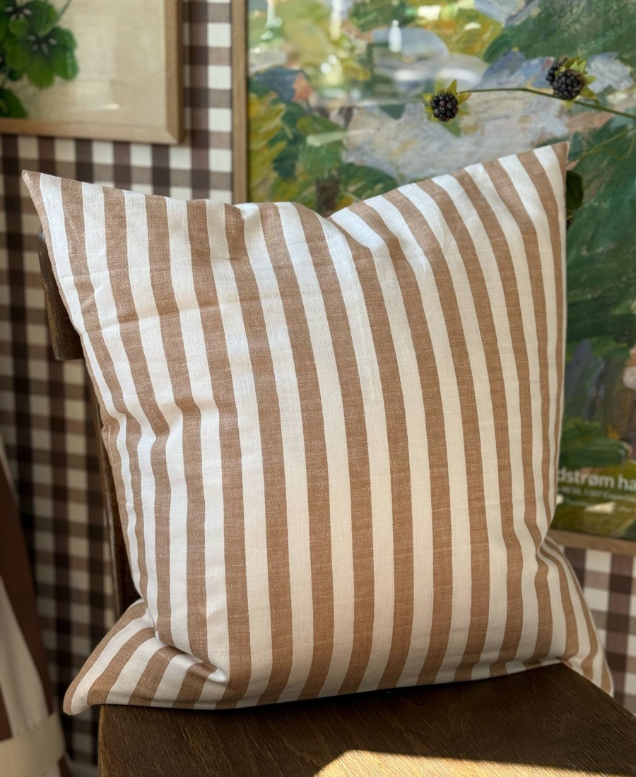 BY IDA Pute Striper Offwhite Brun 50x50