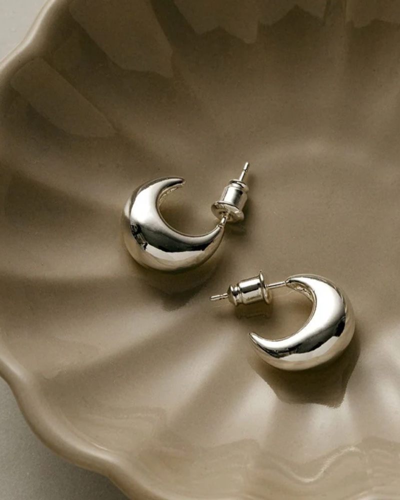 ORELIA Tapered Domed Hoops Sølv