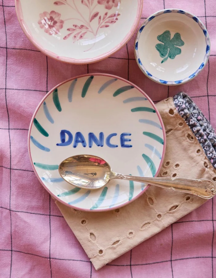 Rice Ceramic Cake Plate Cream Hand-painted DANCE