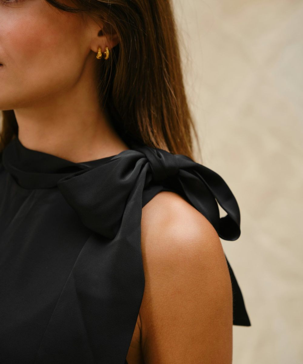 Neo Noir Veda Drapy Satin Topp Svart - Bilde 4