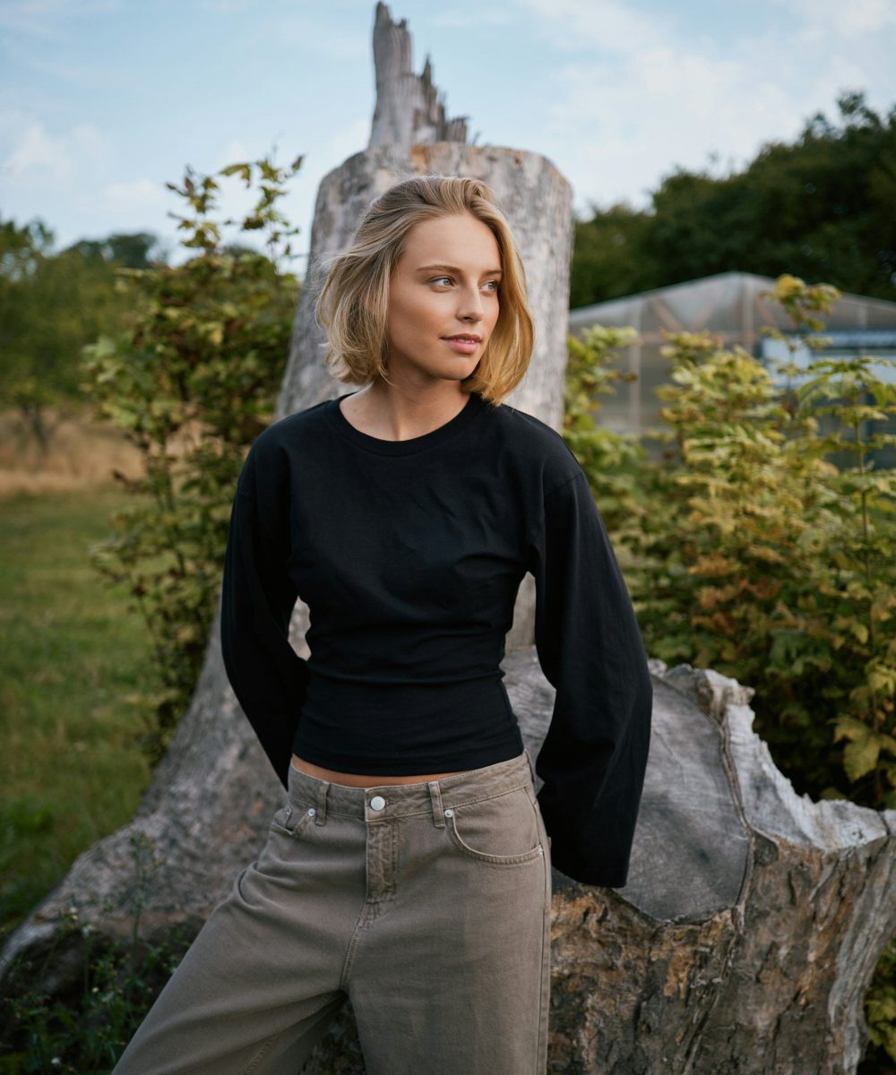 Neo Noir Paska Boxy Long Tee Genser