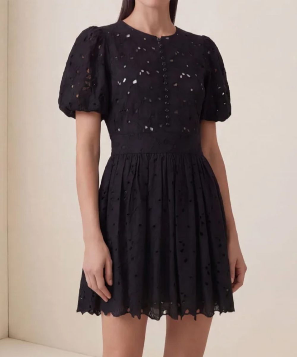by TiMo Broderie Anglaise Puffed Kjole Sort