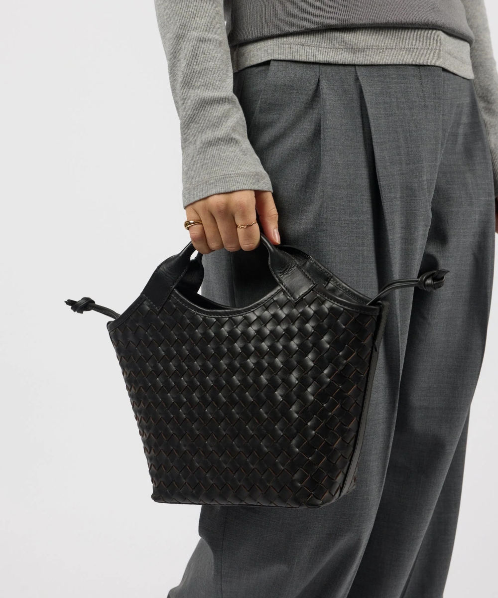 O My Bag Mara Midi Veske Black Woven Classic Leather