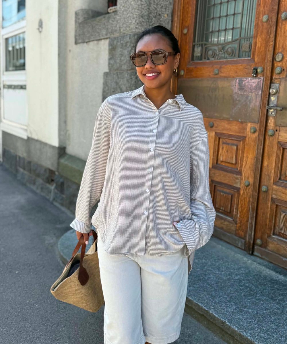 BY IDA Charlie Stripe Oversize Skjorte Lys Brun