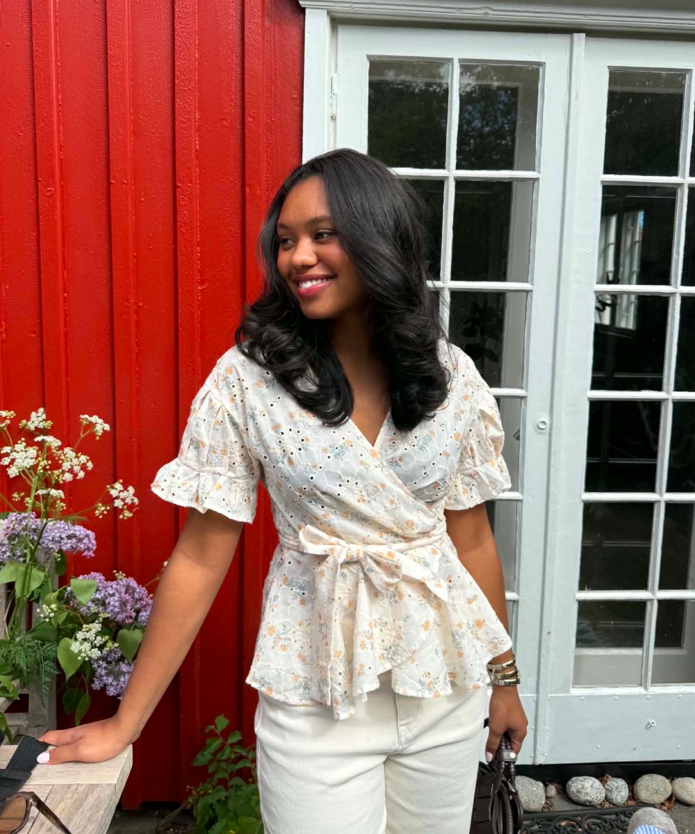 BY IDA Juliane Omslagsbluse Blonde Kort Arm