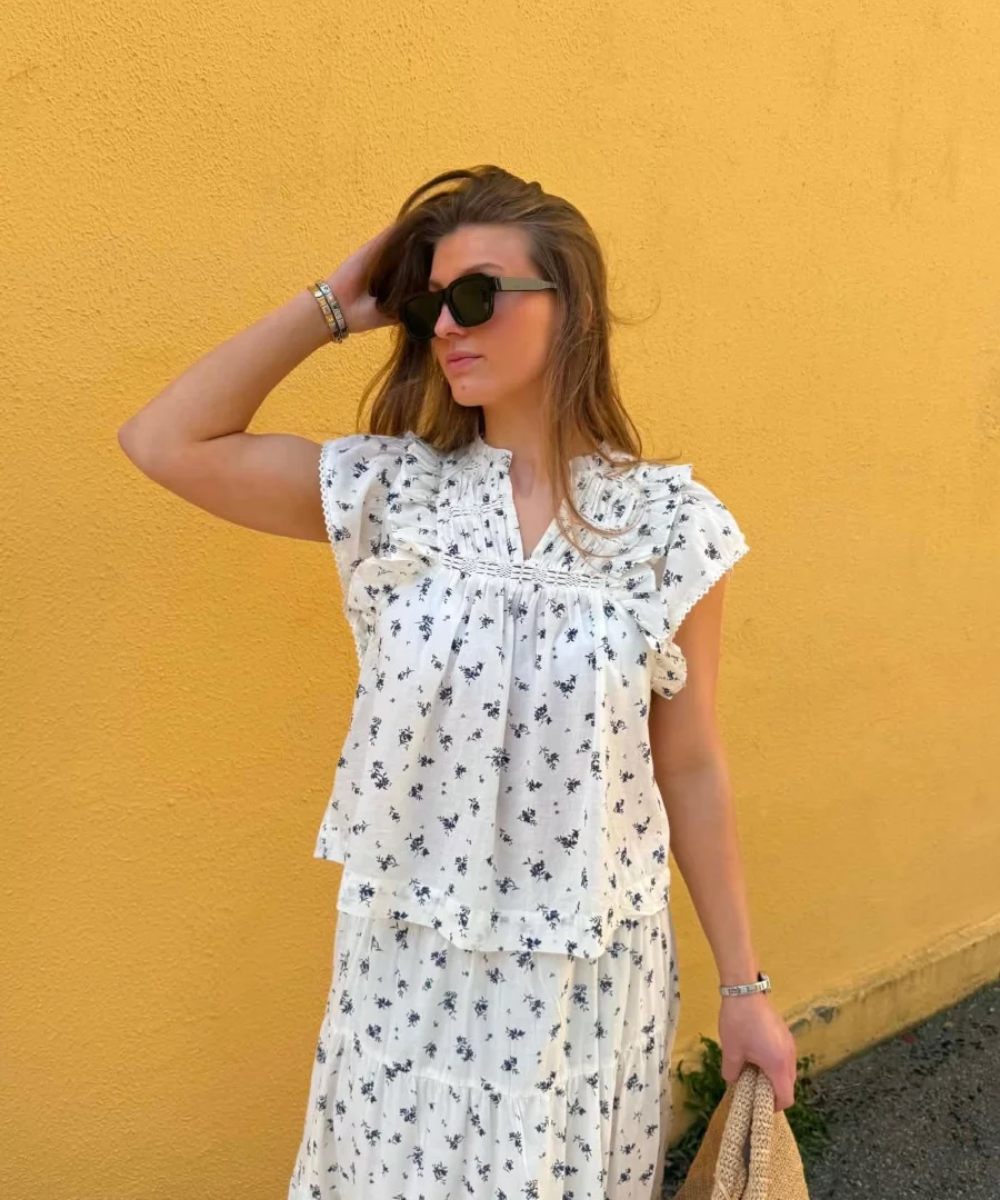 Neo Noir Jayla Small Blosson Topp White Blue