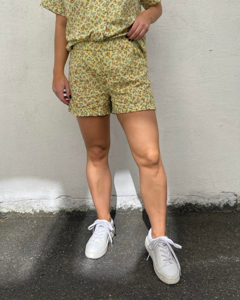 Becksöndergaard Otavia Frill Shorts French Vanilla