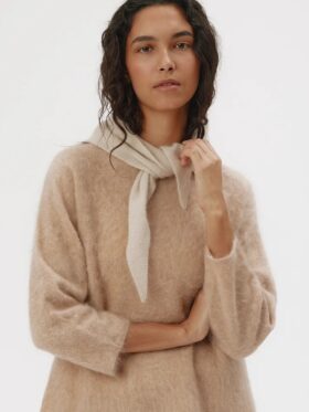 Six Ames Paula Skjerf Oatmeal Beige