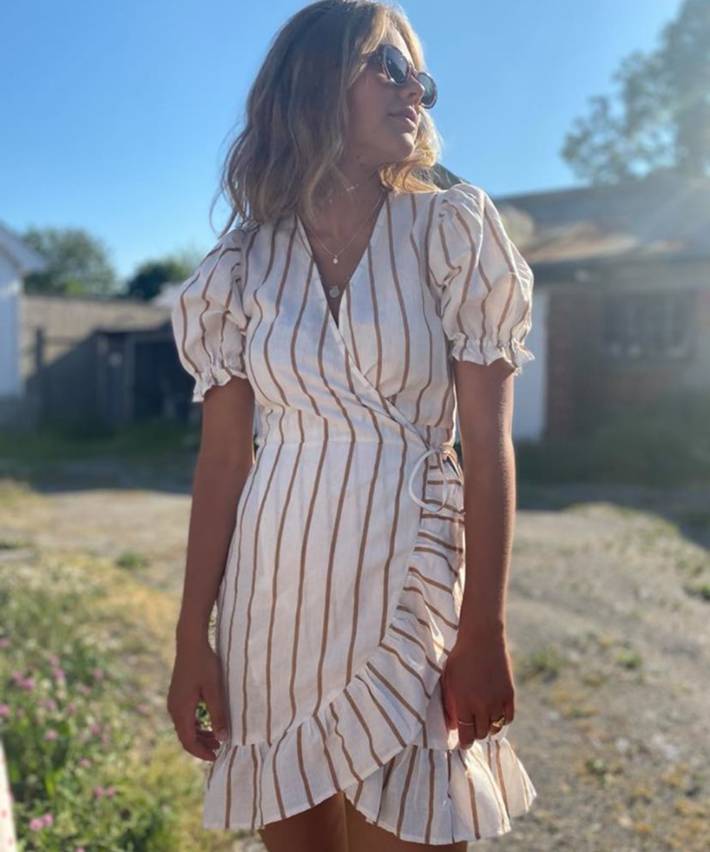 MISSMAYA Irina Kjole Stripet