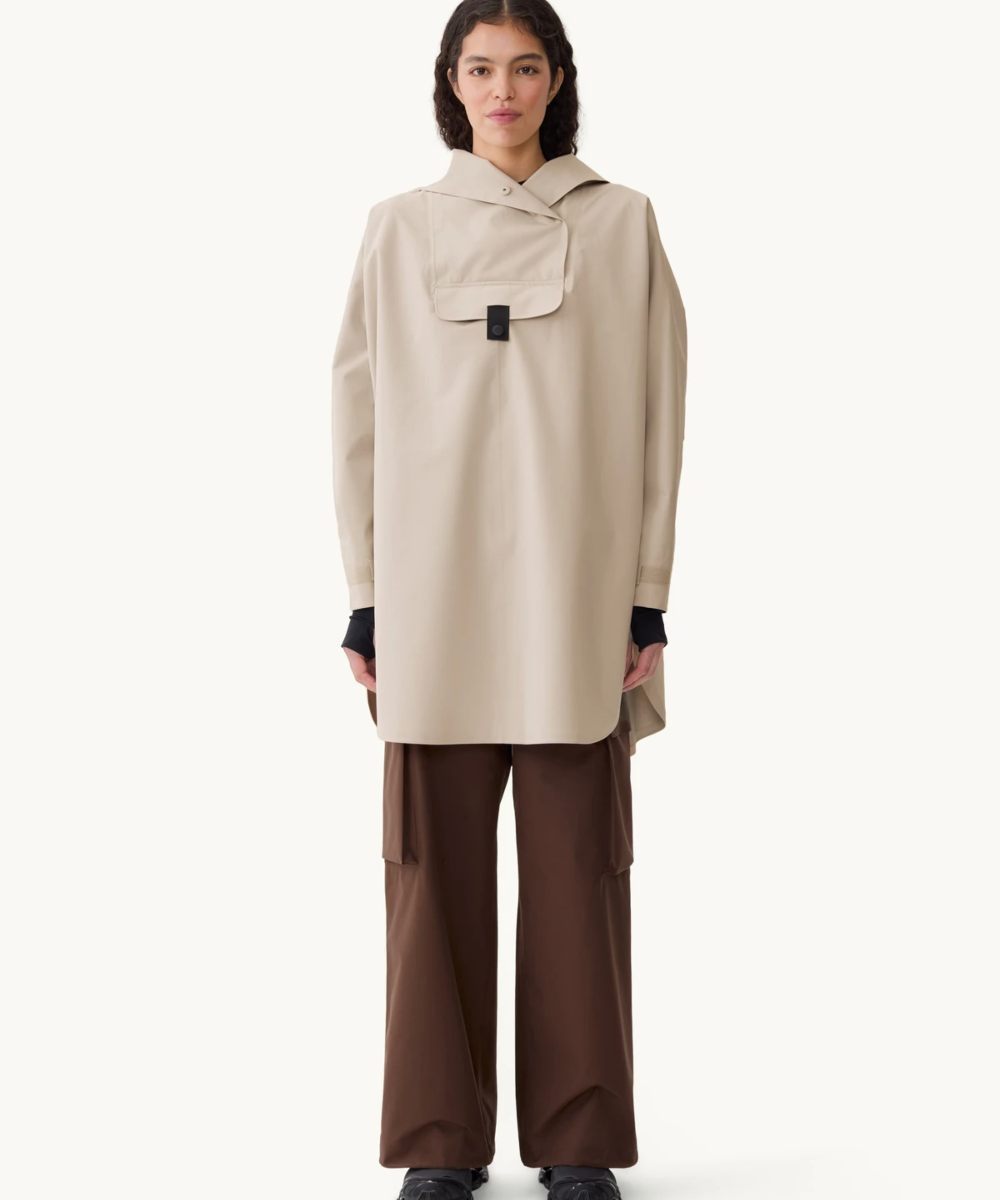 BLÆST Bergen Poncho Beige