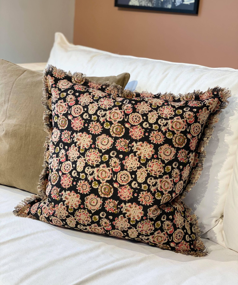 Madam Stoltz Pute Sort Beige
