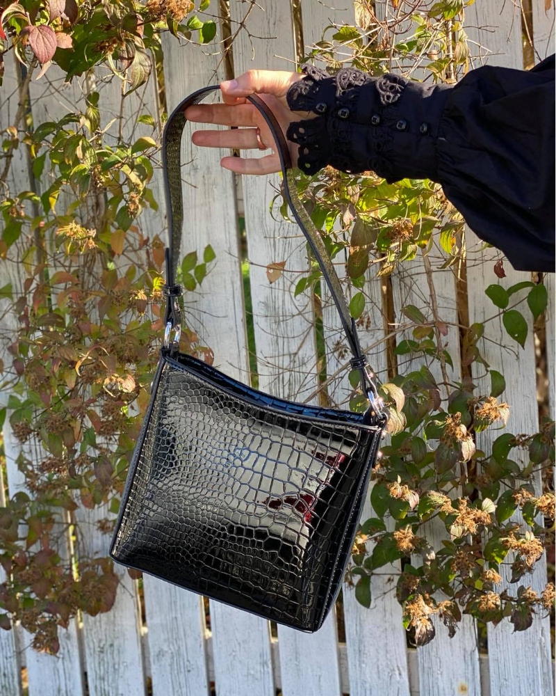 Hvisk Amble Croco Veske Small Sort