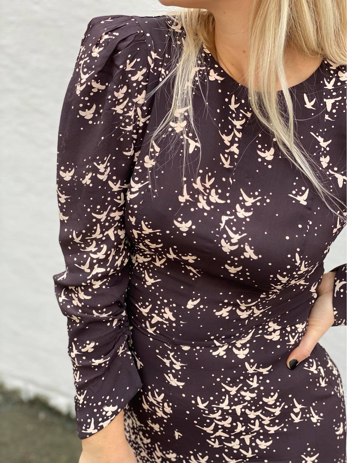 Pia Tjelta Nova Crepe Kjole Brun - Bilde 2