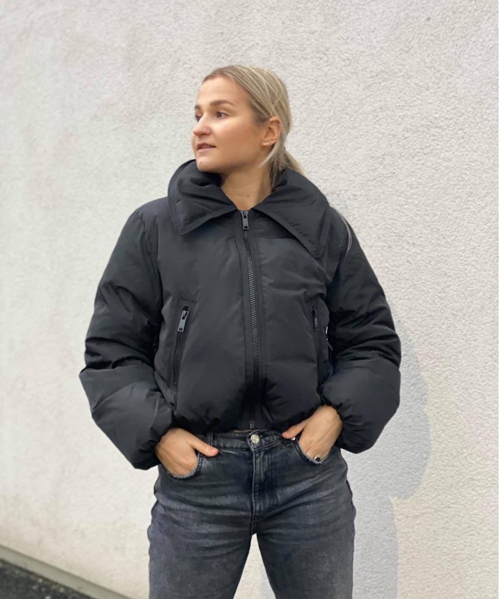 GANNI Tach Down Jakke Sort