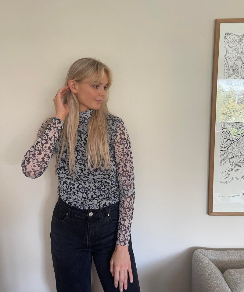 Levete Room Kimmia 11 Genser Blå Blomster