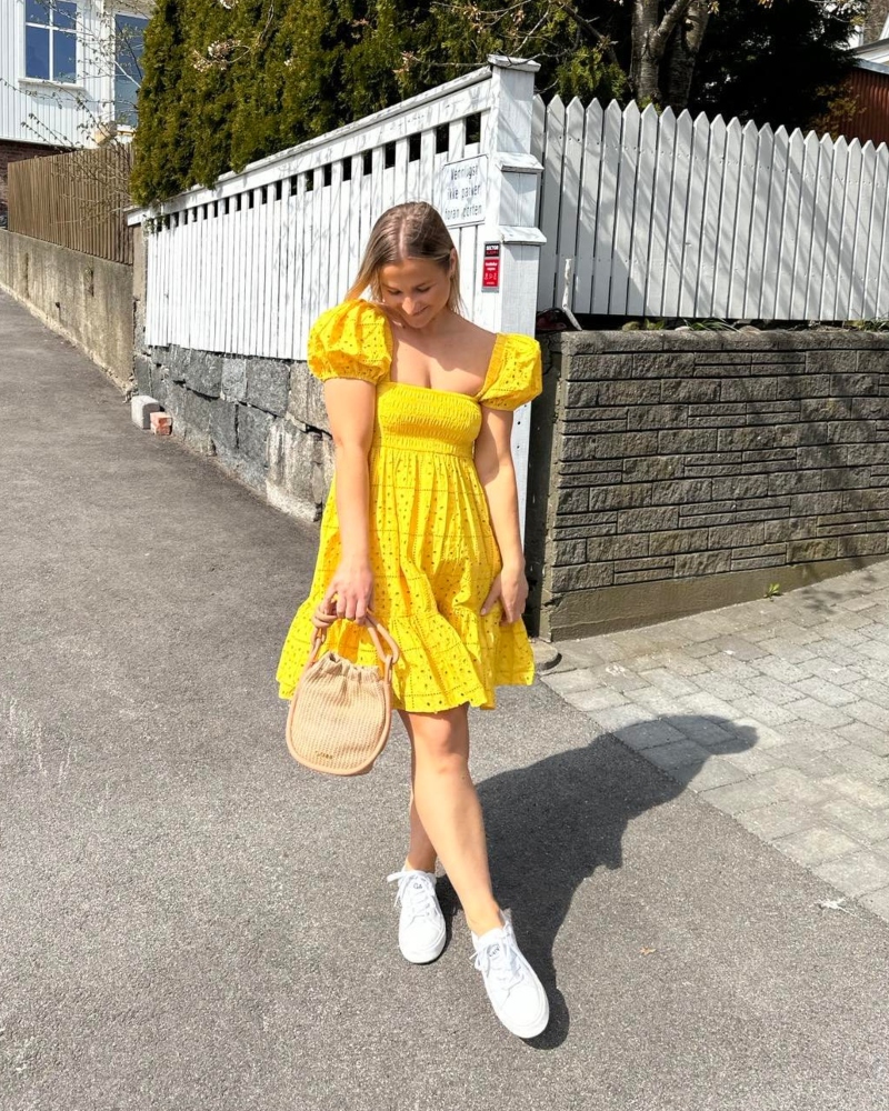 GANNI Broderie Anglaise Mini Kjole Gul - Bilde 2