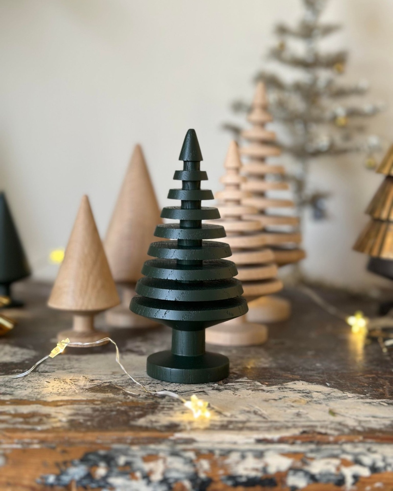 The Oak Men Large Tree Branches Fir Green