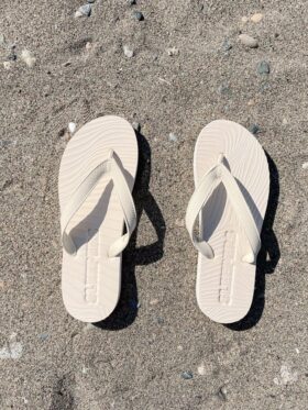 Sleepers Slim Wide Strap Slippers Eggnog