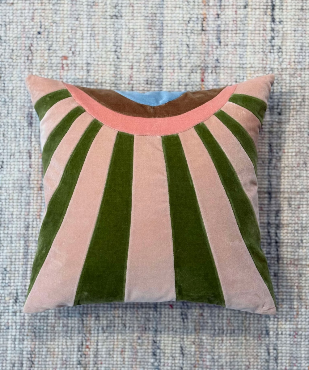 Christina Lundsteen Hazel Pute Leaves Plaster 40x40