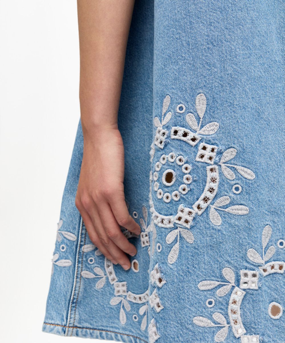GANNI Broderie Anglaise Denim Mini Kjole - Bilde 2