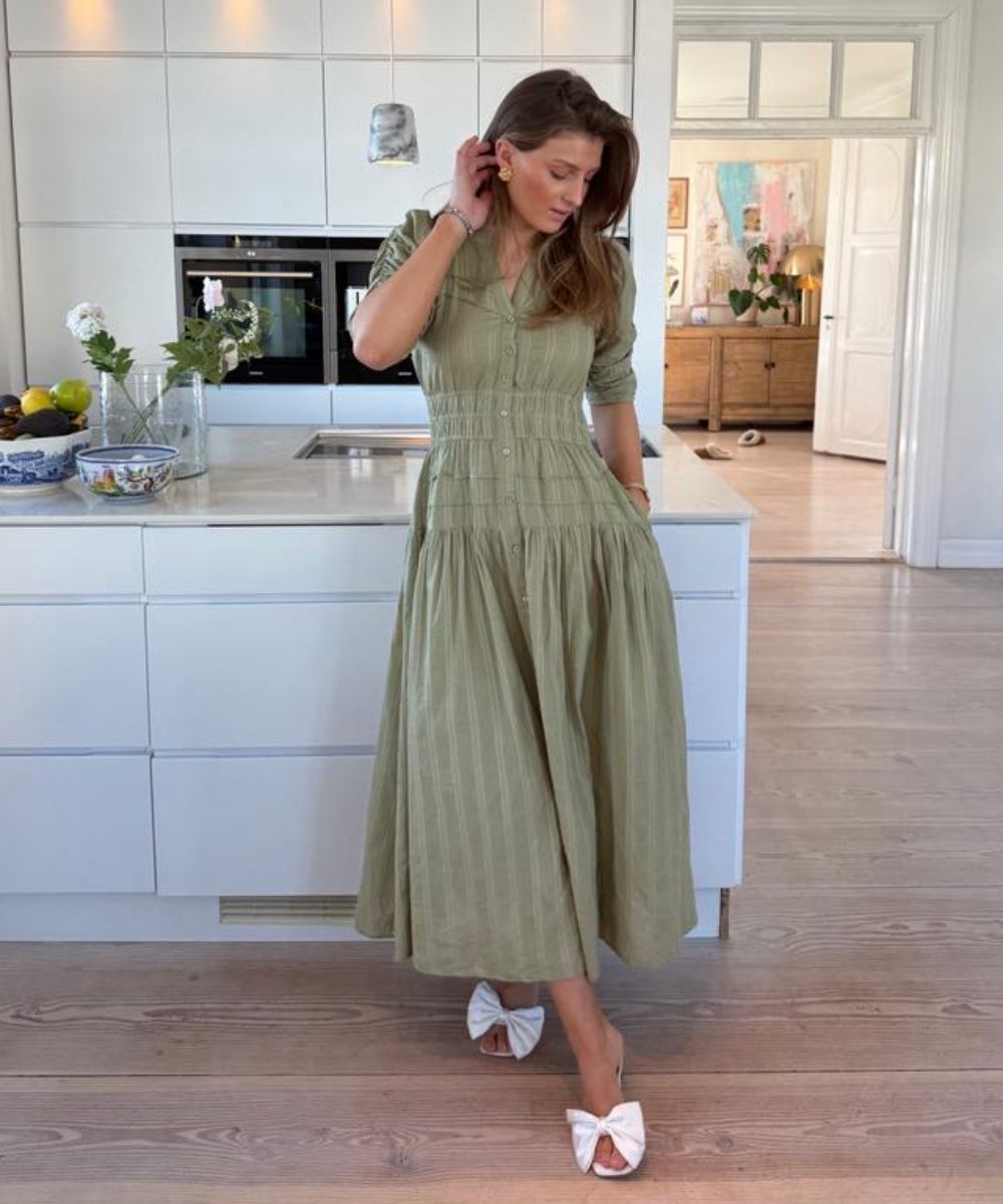 MISSMAYA Fabienne Kjole Soft Sage