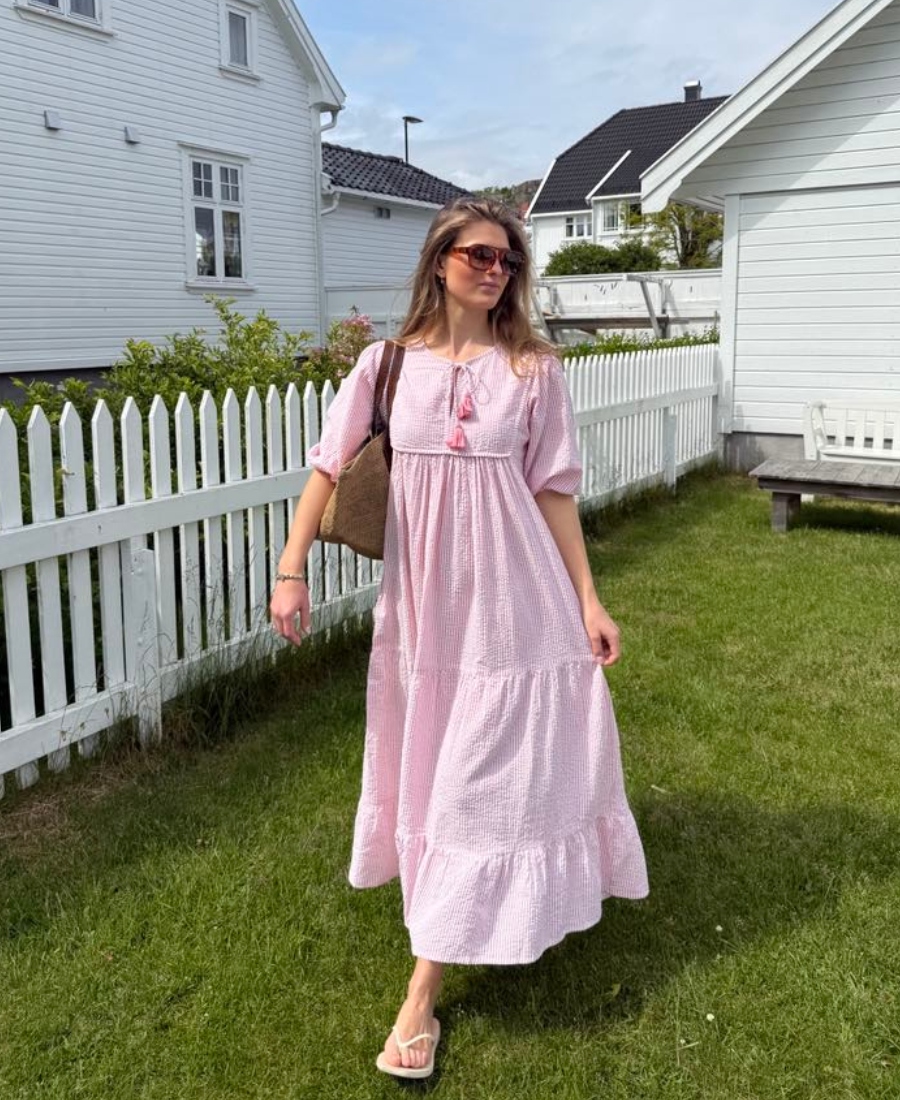 Love Shack by Anouska Line Long Bib Kjole Rosa
