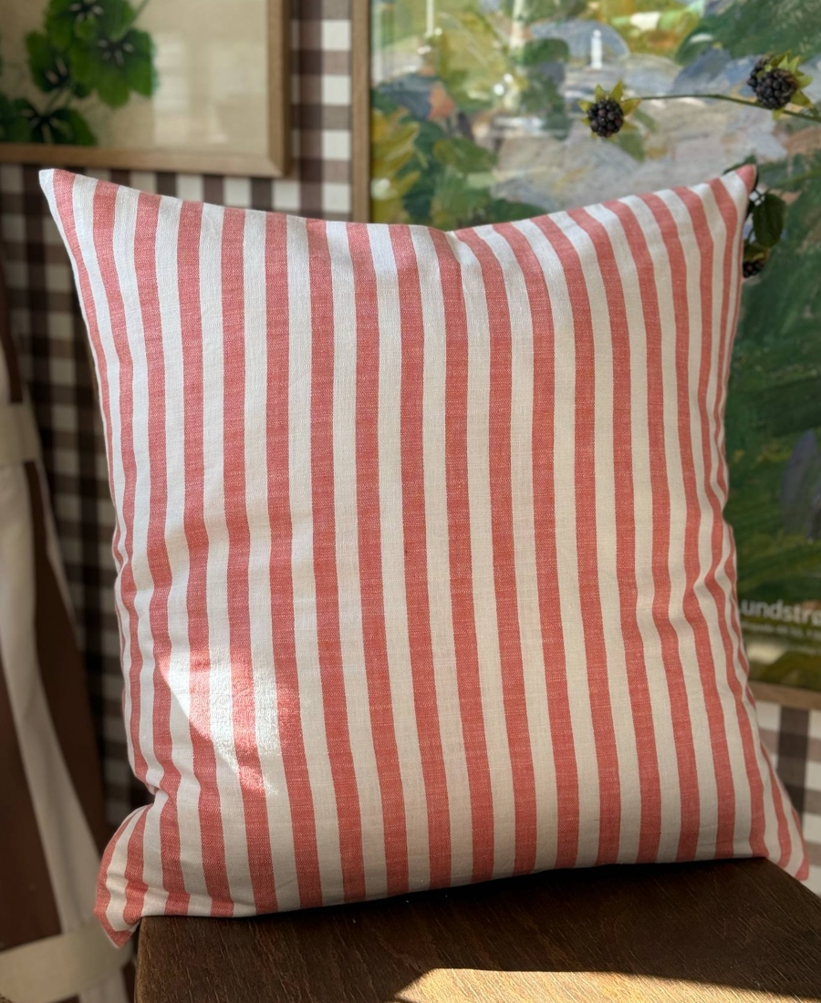 BY IDA Pute Striper Offwhite Korall 50x50