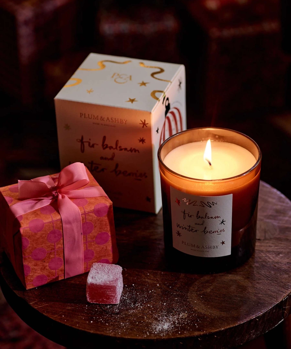 Plum & Ashby Duftlys Fir Balsam & Winter Berries 220g - Bilde 2