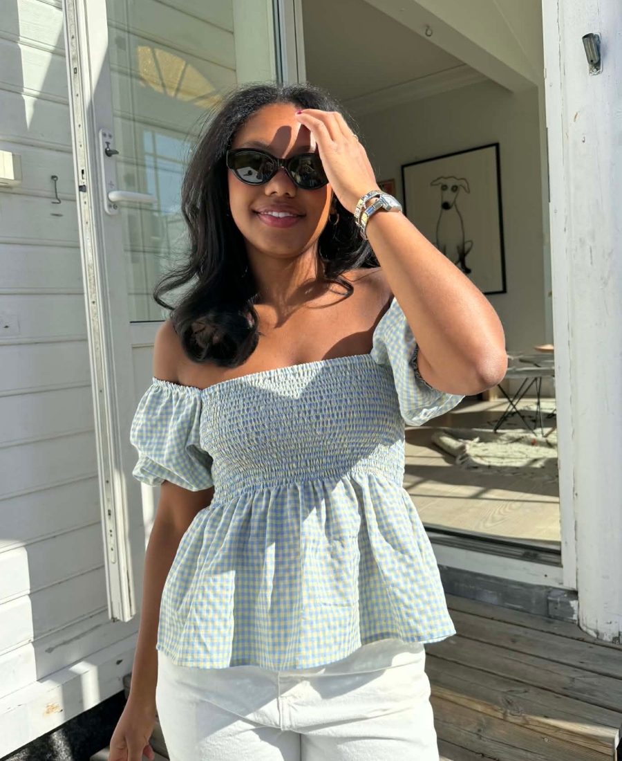 BY IDA Maren Off Shoulder Topp Ruter Lys Blå Gul Onesize - Bilde 4