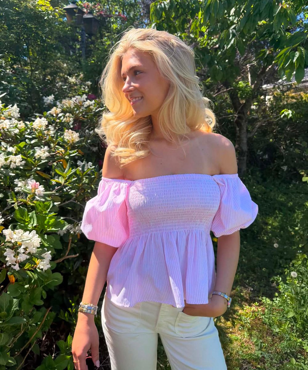 BY IDA Maren Off Shoulder Topp Striper Offwhite Rosa